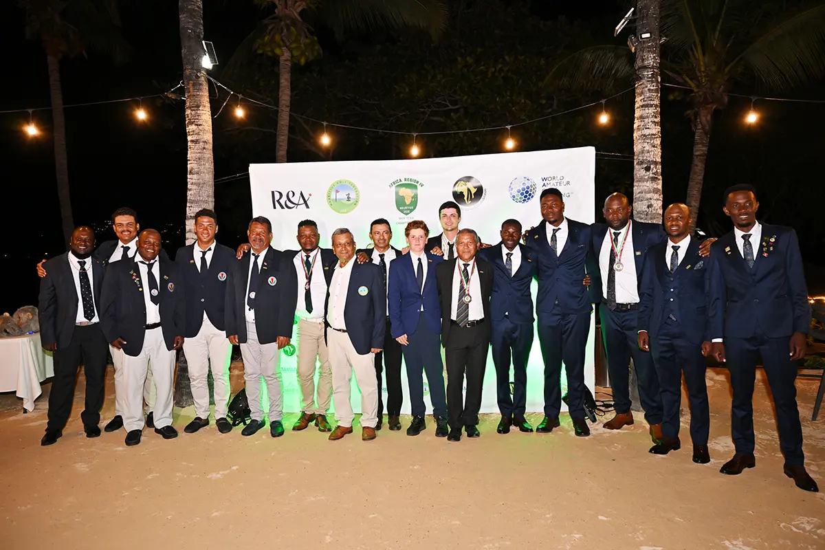 Photo de groupe c&eacute;r&eacute;monie de cl&ocirc;ture